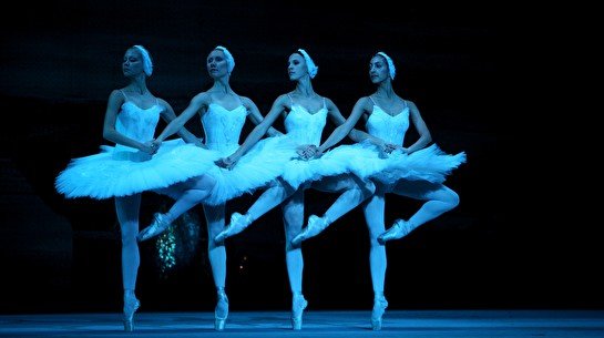 Показ балета "Лебединое Озеро"