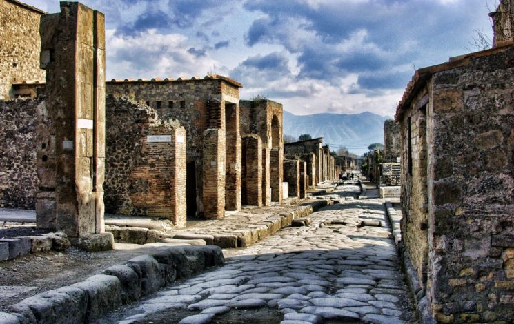 Онлайн-экскурсия «На машине времени в Помпеи»