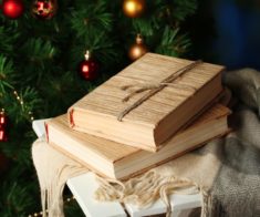 Новогодняя распродажа книг