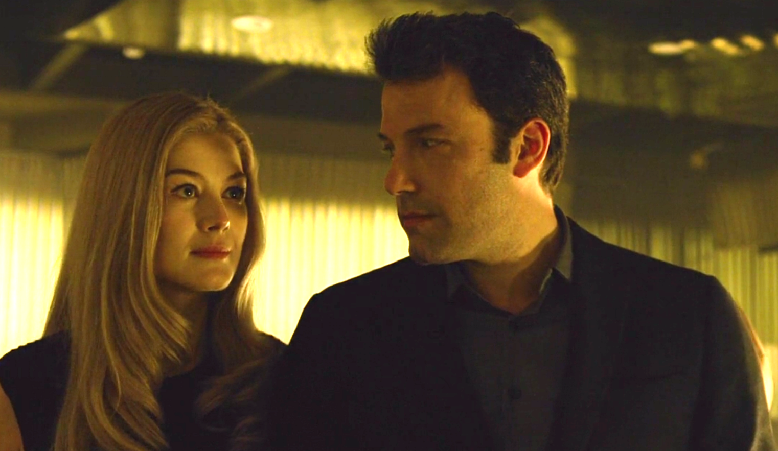 Исчезнувшая 5. Бен Аффлек Исчезнувшая. Исчезнувшая / gone girl (2014). Розамунд Пайк и Бен Аффлек. Бен Аффлек и Розамунд Пайк Исчезнувшая.