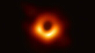 Онлайн-лекция "Черные дыры во Вселенной сегодня и давным давно"