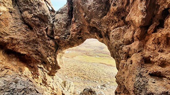 Пещера Акмечеть, Боралдайские петроглифы и поход на две Боралдайские арки