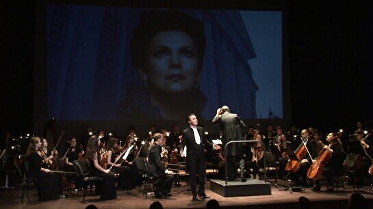 Гала - концерт с участием солистов оперы России и Кыргызстана, симфонического оркестра театра.