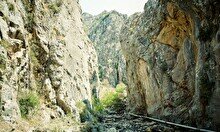 Пеший поход по высохшему каньону ущелья Акмечеть