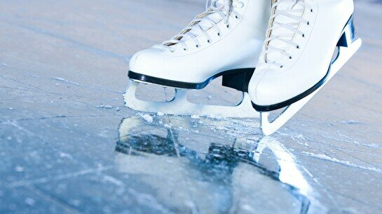 Бесплатные массовые катания на коньках в Ледовом Дворце