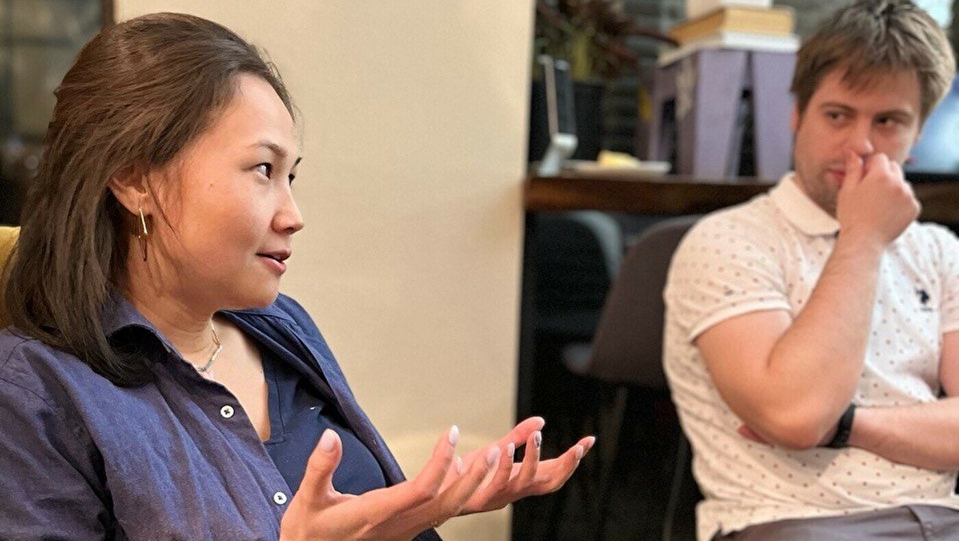 Әйелдің көрпе астындағы секс (әйелінің видеосы) Sonic және Эми секс туралы бейне