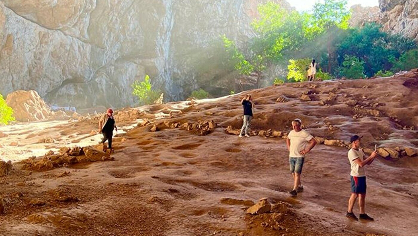 Порно автобуста юбкамның астына түсті Жалаңаш қыздардың толық метражды фотосуреттері