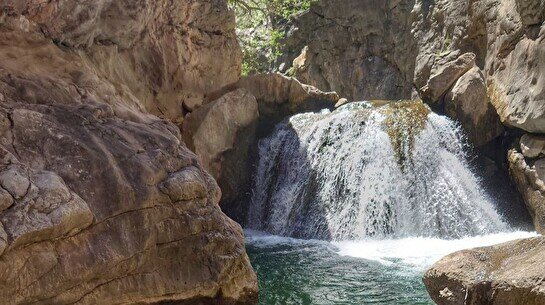 Поездка в Боралдай с походом до первого водопада + петроглифы + купалка