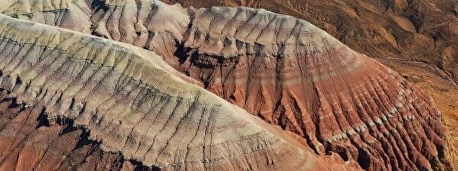 Порно: жаттығу залында кеуделер құлап кетеді