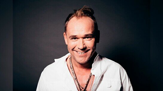 Моноспектакль Максима Аверина «Научи меня жить»