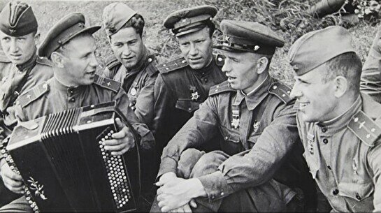 Сольный концерт Евгения Дробота «Песни военных лет»