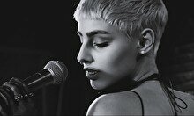 Eva Hilami. Solo-программа