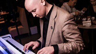 Трио Виктора Хоменкова и Алина Надолинская – Вечер традиционного джаза