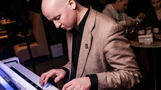 Трио Виктора Хоменкова и Алина Надолинская – Вечер традиционного джаза