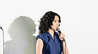 Стендап на английском: лучшие комикессы