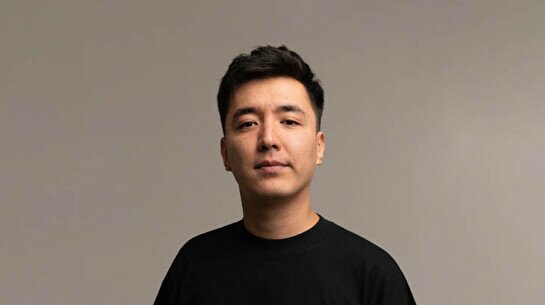 Импровизационный стендап-концерт Мадияра Нурманбетова (4 апреля)