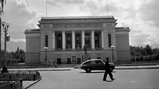 Экскурсия по Золотому квадрату с погружением в архитектуру