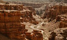 Индивидуальная экскурсия «Чарынский и Чёрный каньоны, озёра Кольсай и Каинды»