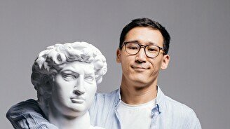 «Инвалиды, алға»: комик из Астаны, потерявший глаз, - о жалости и черном юморе
