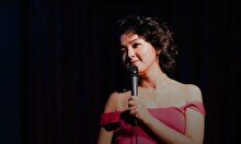 «Плакать нельзя, шутить» — нетравмирующий стендап о травмах